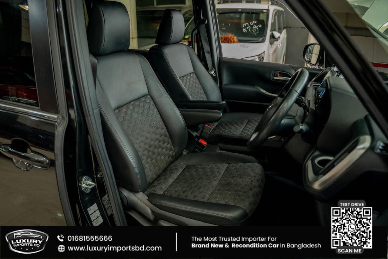 TOYOTA VOXY 2023 HYBRID