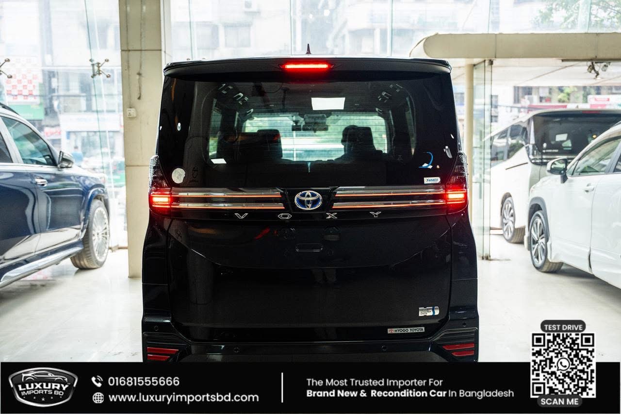 TOYOTA VOXY 2023 HYBRID